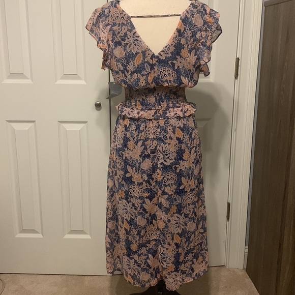 Collective Concepts Women’s Ruffled Sleeve Dress - Picture 6 of 10